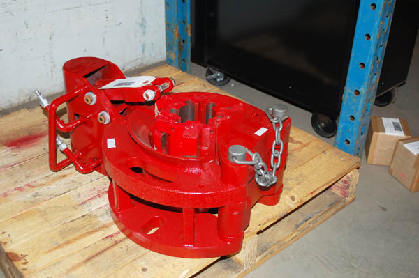 Oil well service tubing slip